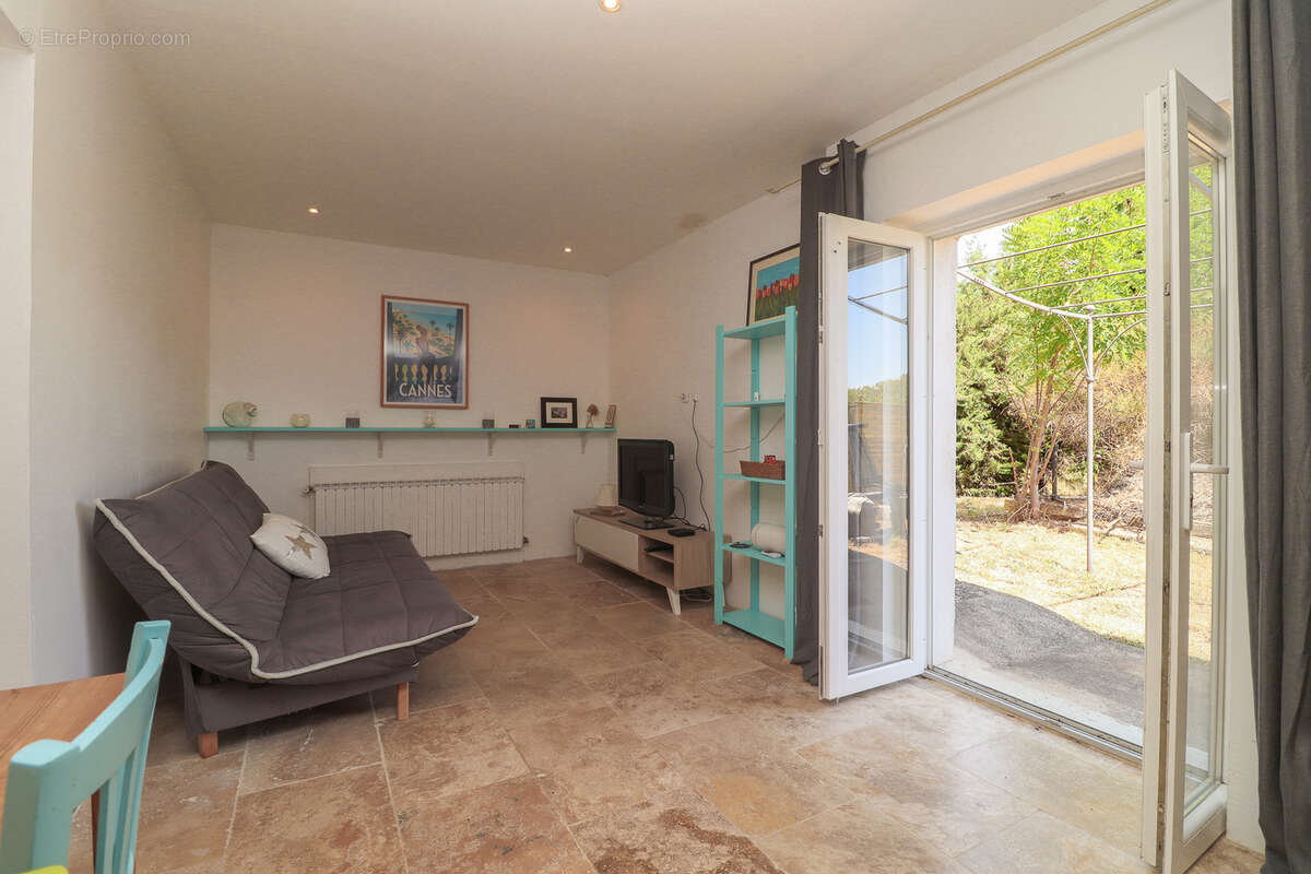 Maison à TOURRETTES