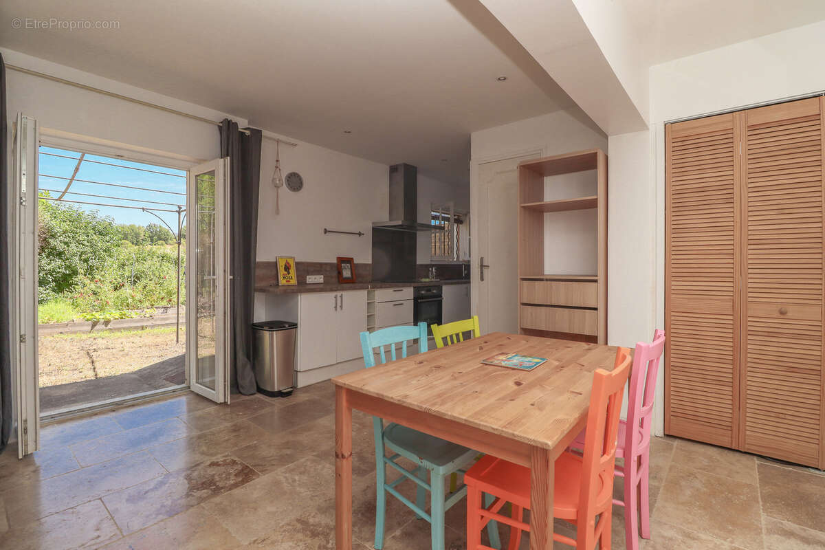 Maison à TOURRETTES