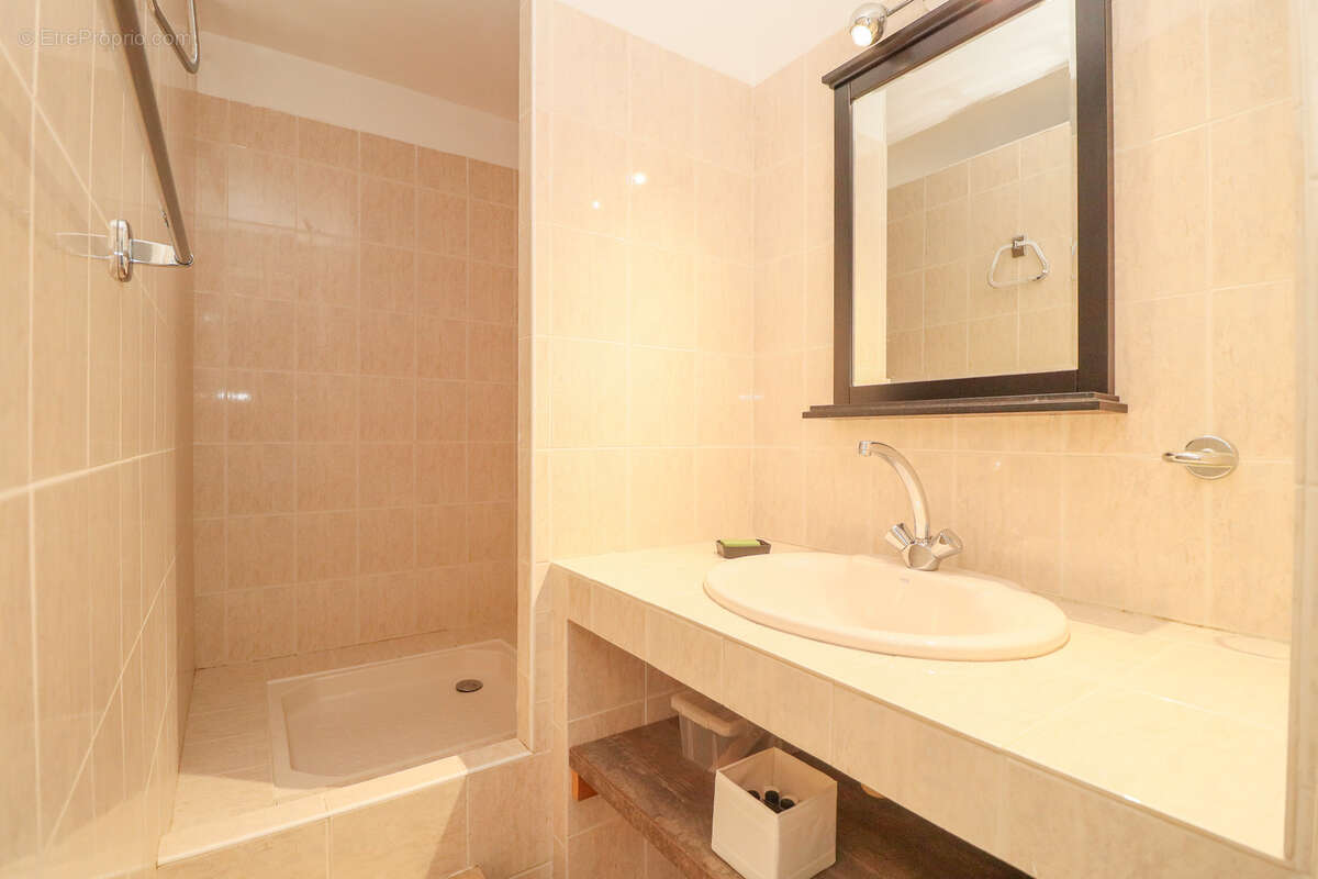 Maison à TOURRETTES