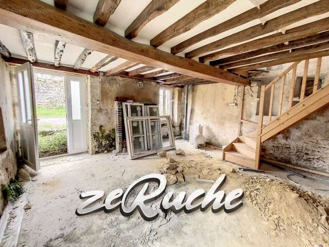 Maison à BAZOCHES-AU-HOULME