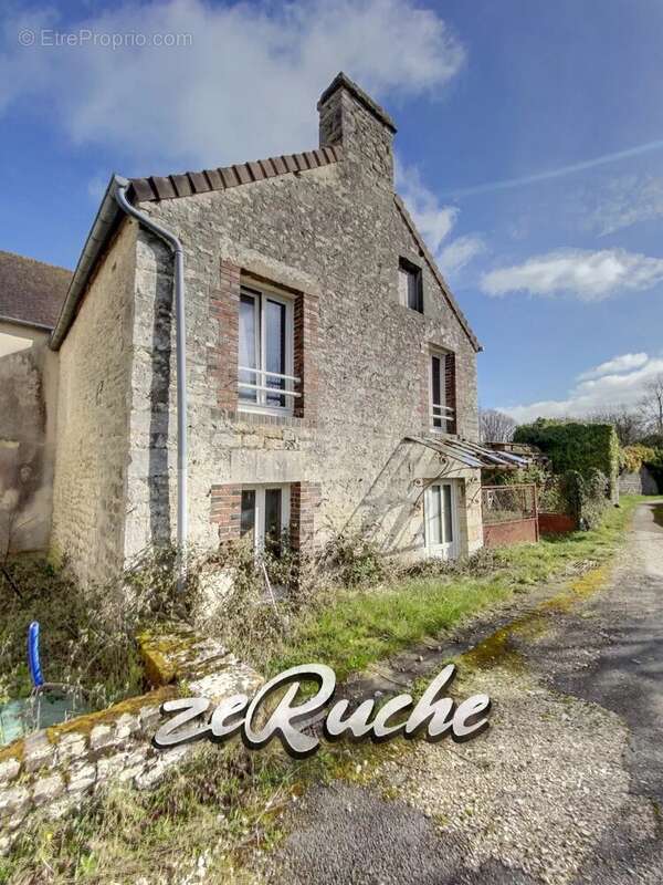 Maison à BAZOCHES-AU-HOULME