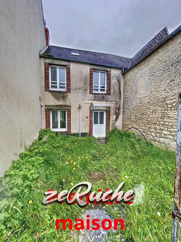 Maison à BAZOCHES-AU-HOULME