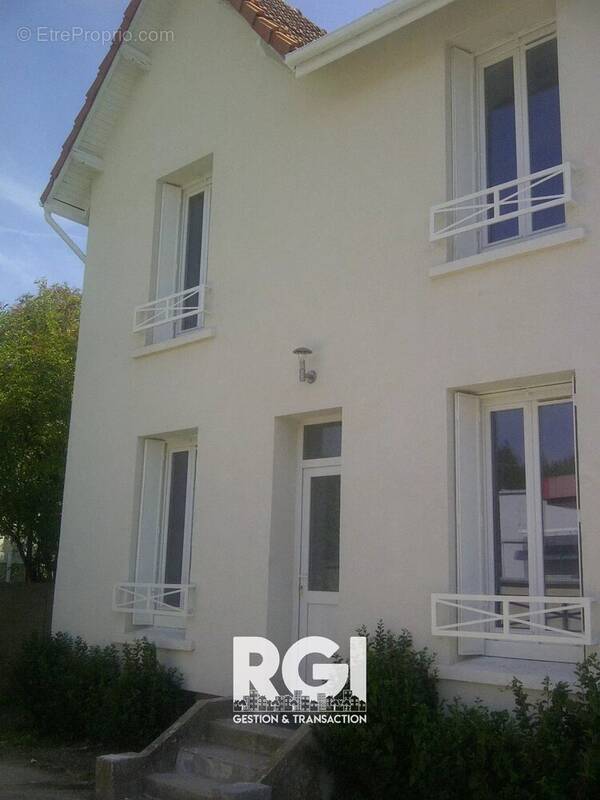 Maison à LE MESNIL-SAINT-DENIS