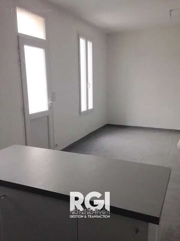 Maison à LE MESNIL-SAINT-DENIS