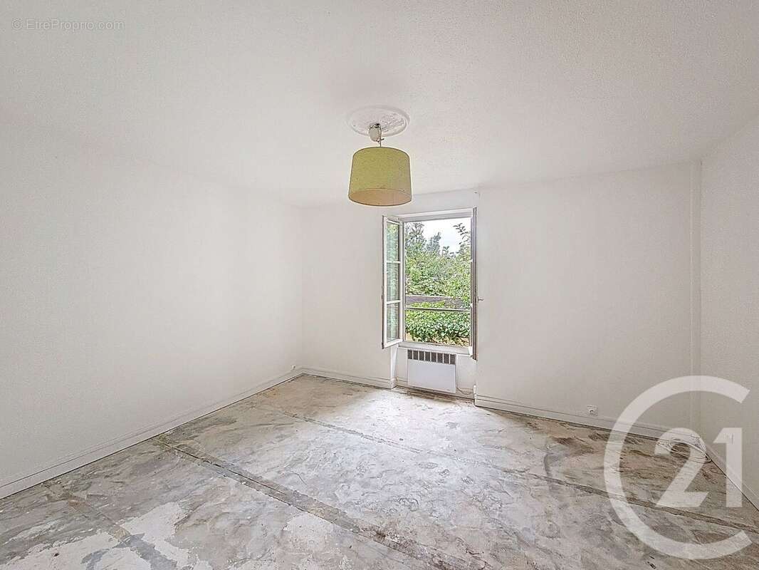 Maison à CORBEIL-ESSONNES