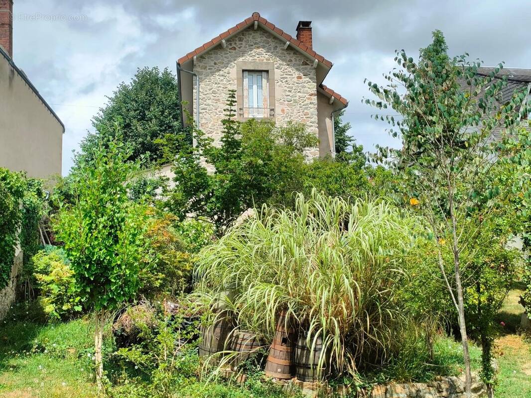 Maison à SAINT-JUNIEN
