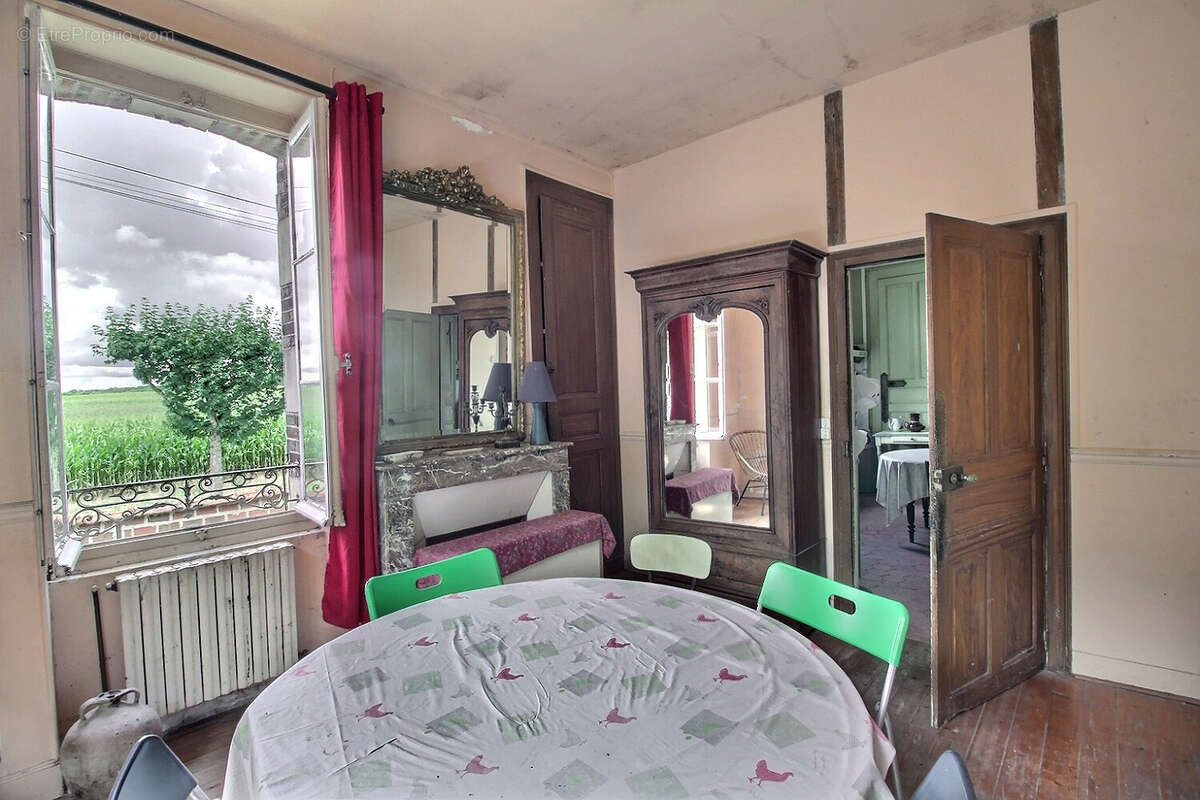 Maison à FLOGNY-LA-CHAPELLE