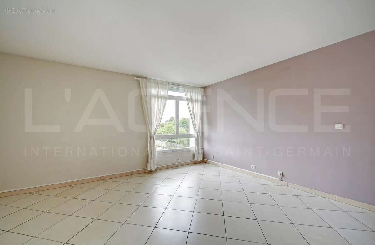 Appartement à HOUILLES