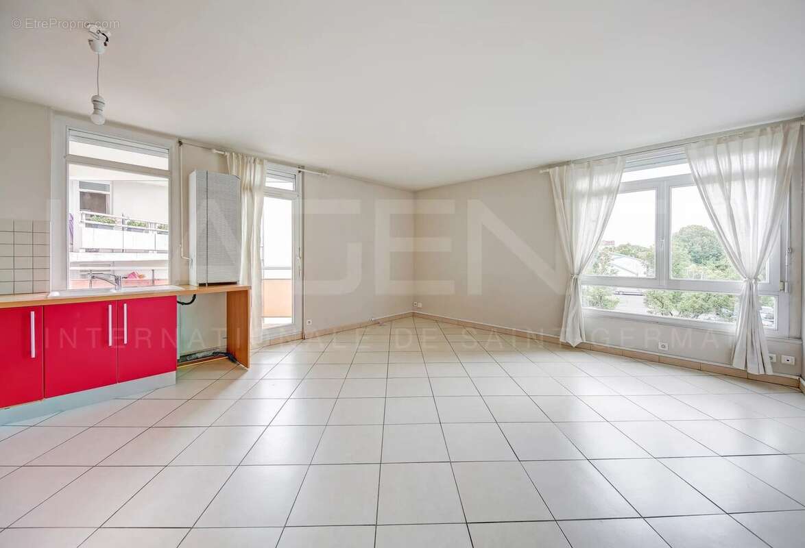 Appartement à HOUILLES