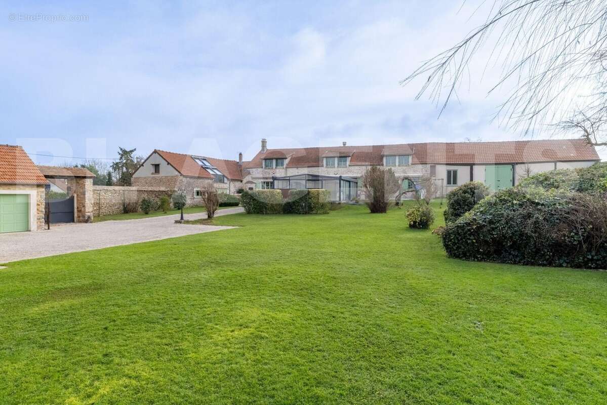 1 540c694b-6139-4bc1-9839-7892be307a98_original - Maison à RAMBOUILLET