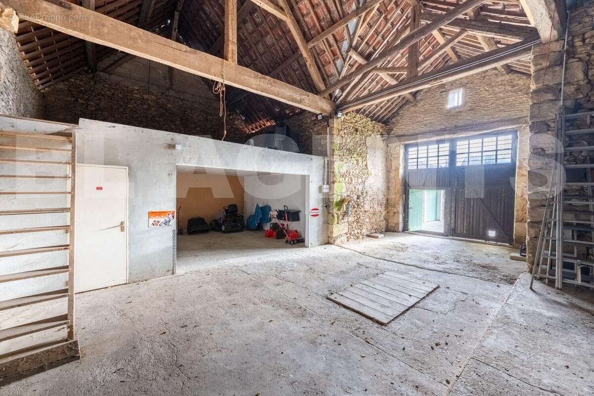 6 ccd1d7d8-2f6b-4bbb-9f09-f75c6d6a4aeb_original - Maison à RAMBOUILLET