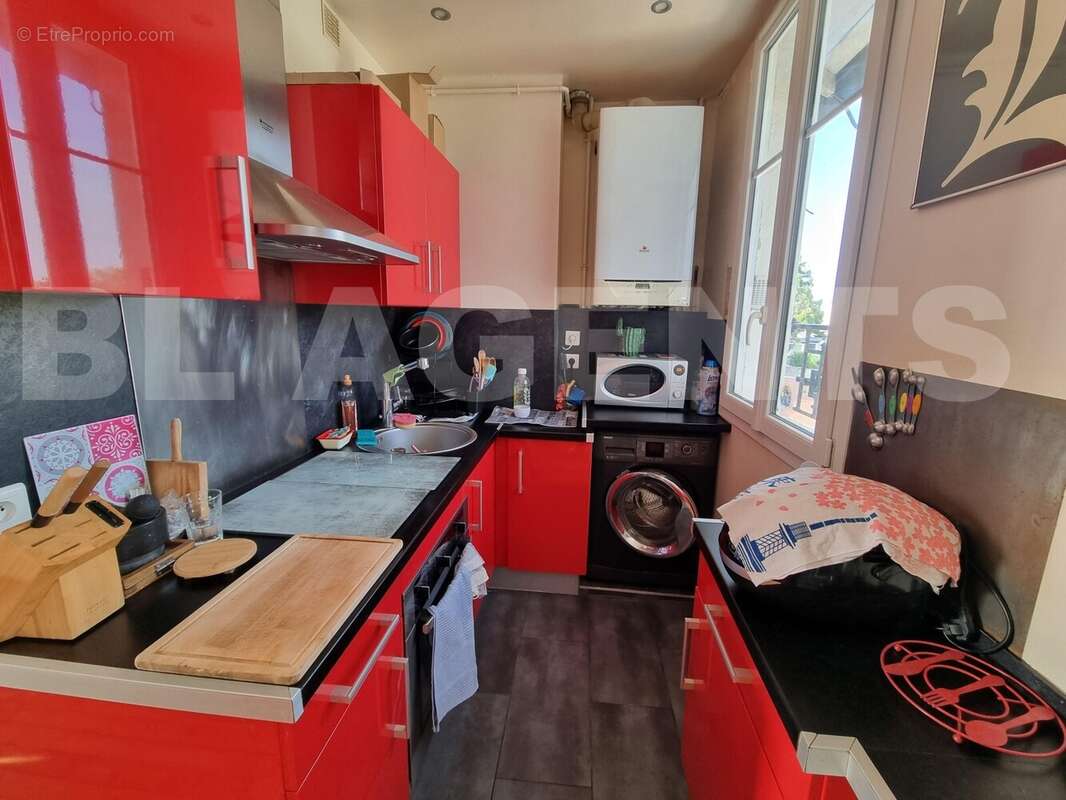 20250625_193435 - Commerce à SAINT-MAUR-DES-FOSSES