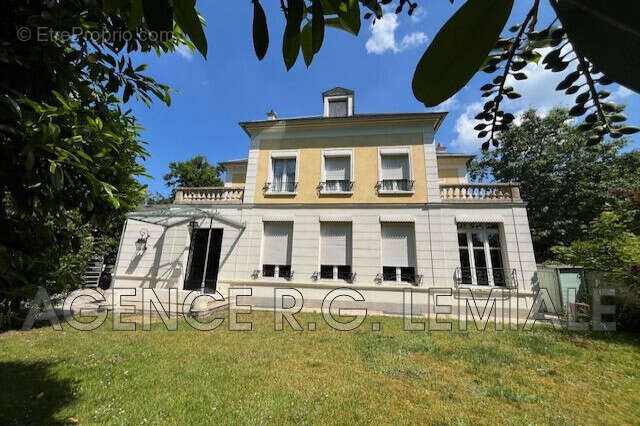 Maison à MAISONS-LAFFITTE