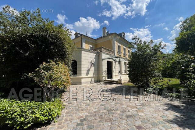 Maison à MAISONS-LAFFITTE