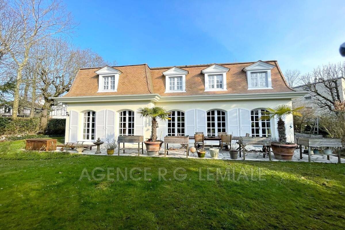 Maison à MAISONS-LAFFITTE