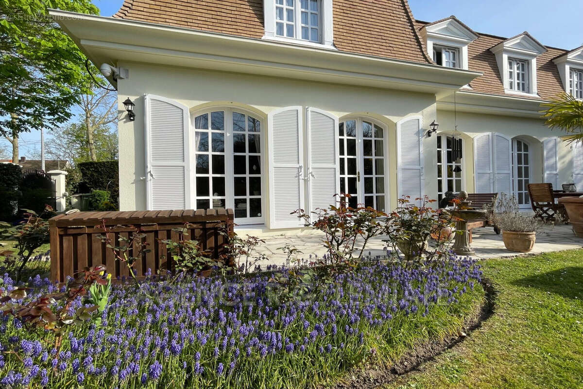 Maison à MAISONS-LAFFITTE