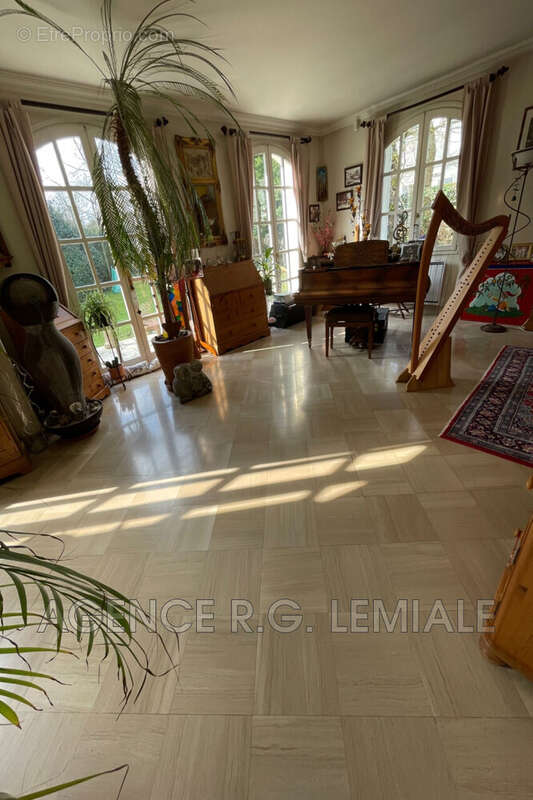 Maison à MAISONS-LAFFITTE