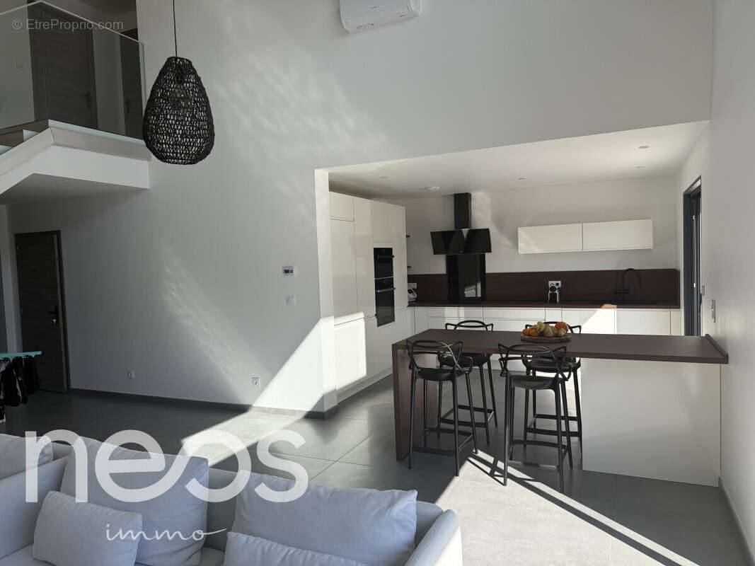 Maison à SAINT-JULIEN