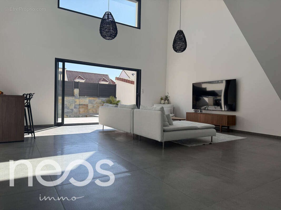 Maison à SAINT-JULIEN