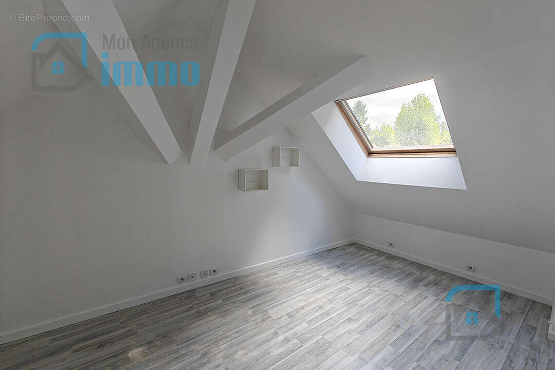 Maison à MEHUN-SUR-YEVRE