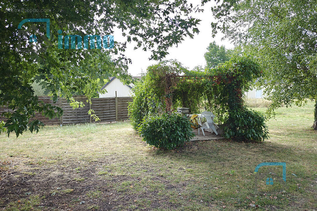 Maison à MEHUN-SUR-YEVRE