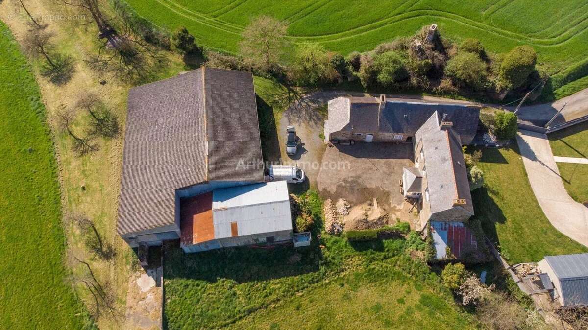 Maison à SAINT-DONAN