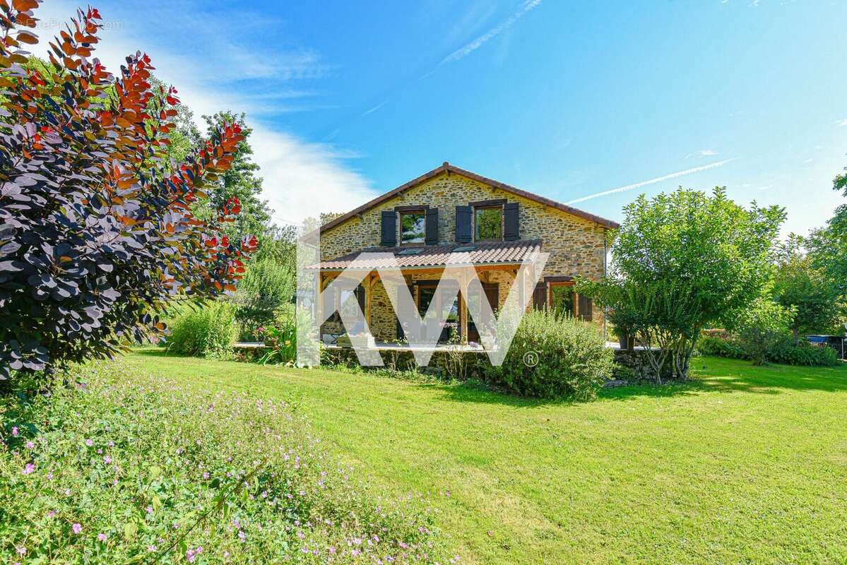 Maison à BUSSIERE-GALANT