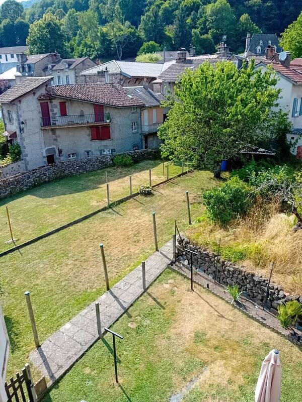 Appartement à POLMINHAC