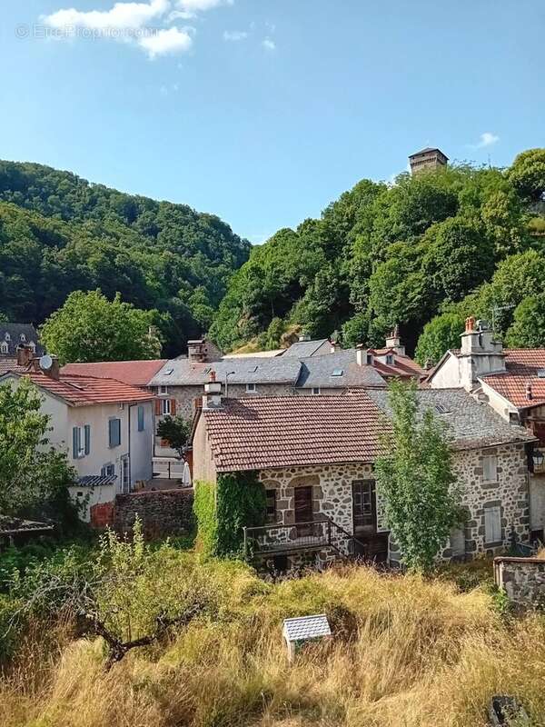 Appartement à POLMINHAC