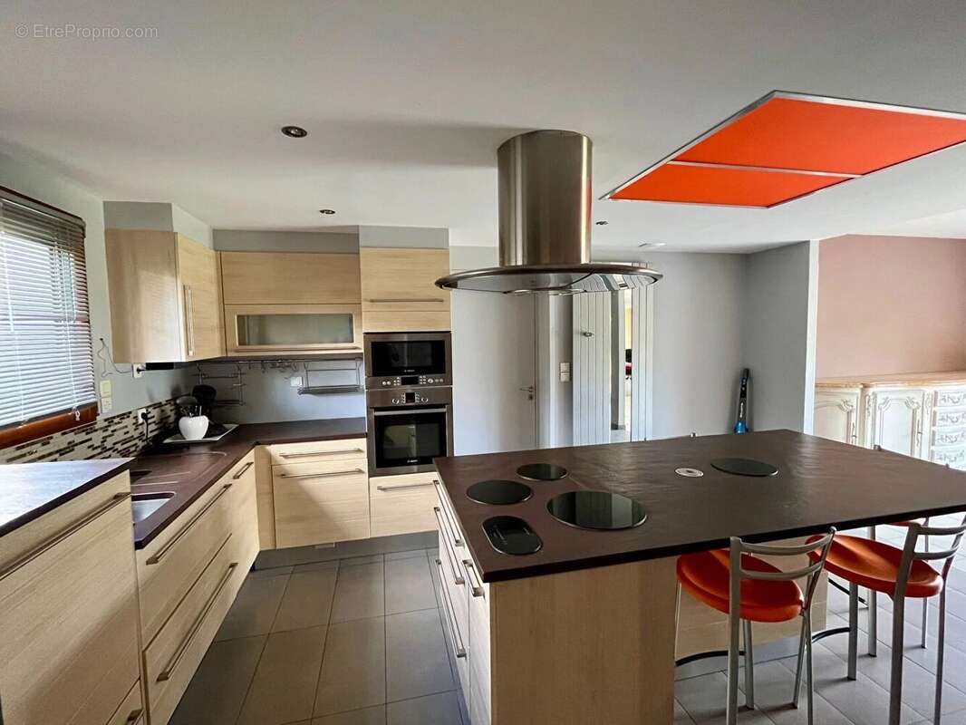 Maison à VAL-D&#039;IZE