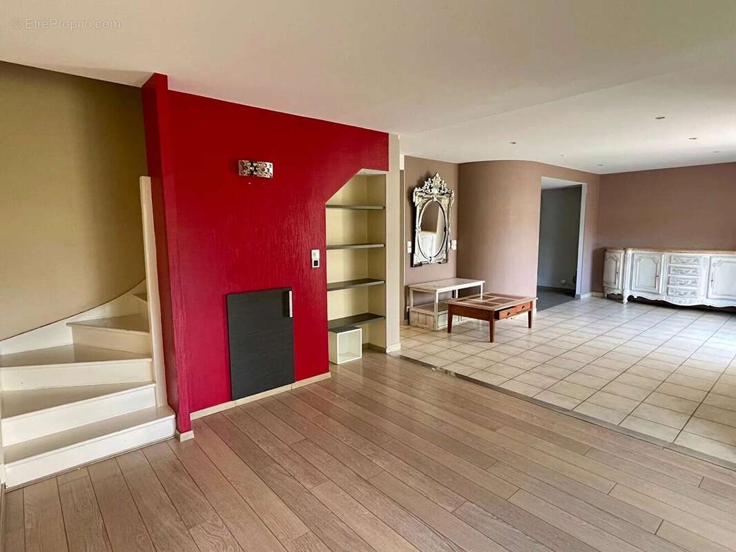 Maison à VAL-D&#039;IZE