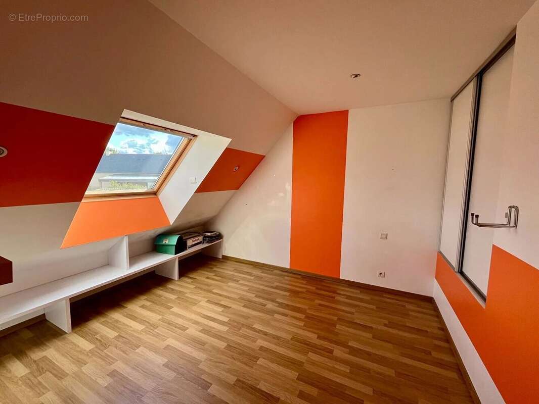 Maison à VAL-D&#039;IZE