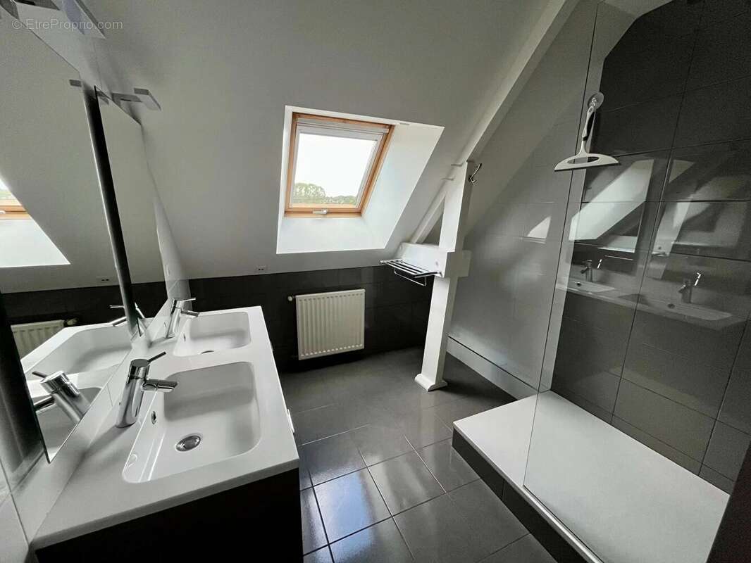 Maison à VAL-D&#039;IZE