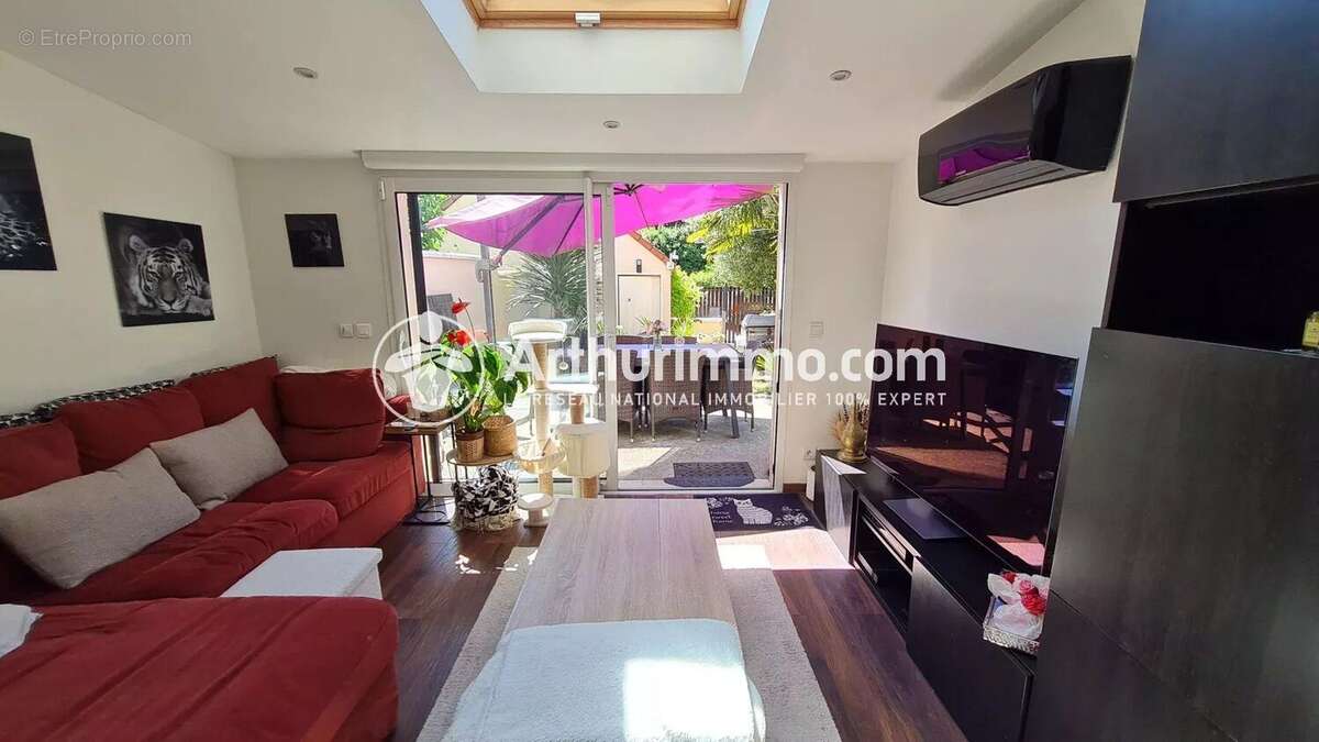 Maison à SAINT-PIERRE-DU-PERRAY