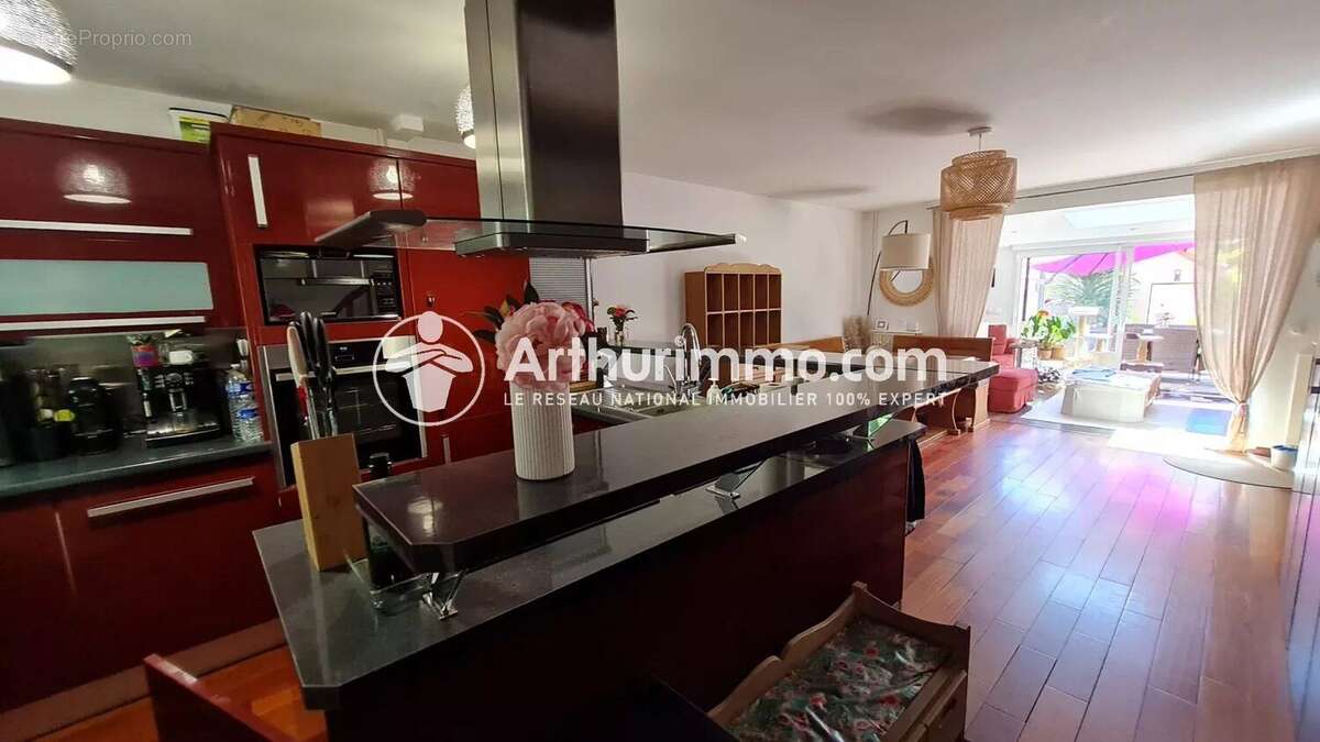 Maison à SAINT-PIERRE-DU-PERRAY