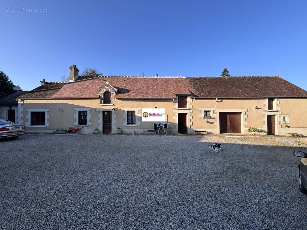 Maison à LE MELE-SUR-SARTHE