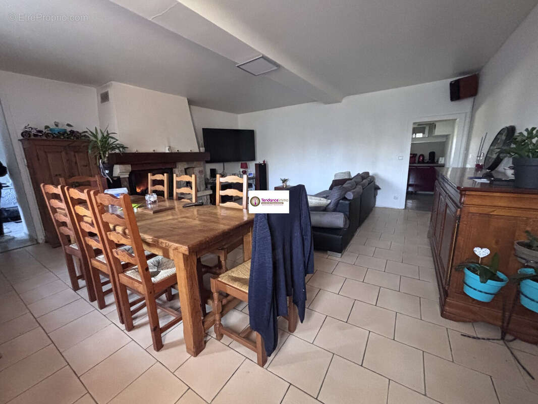 Maison à LE MELE-SUR-SARTHE