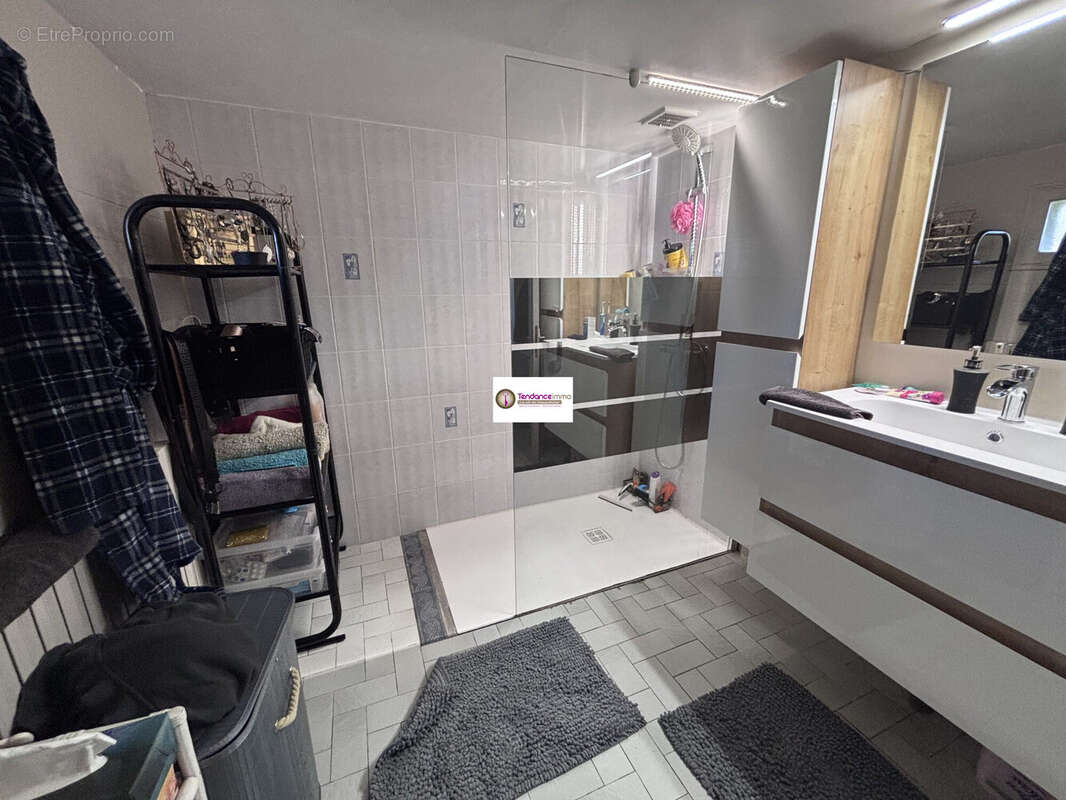 Maison à LE MELE-SUR-SARTHE