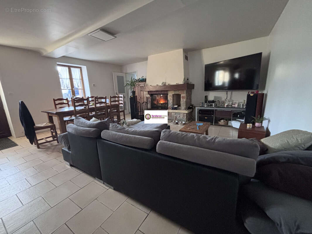 Maison à LE MELE-SUR-SARTHE