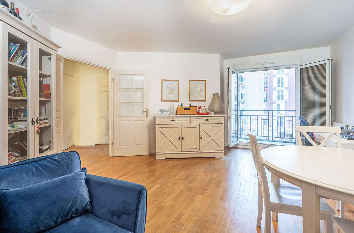 Appartement à COURBEVOIE