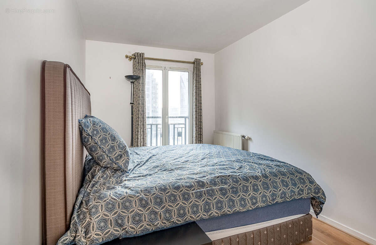 Appartement à COURBEVOIE