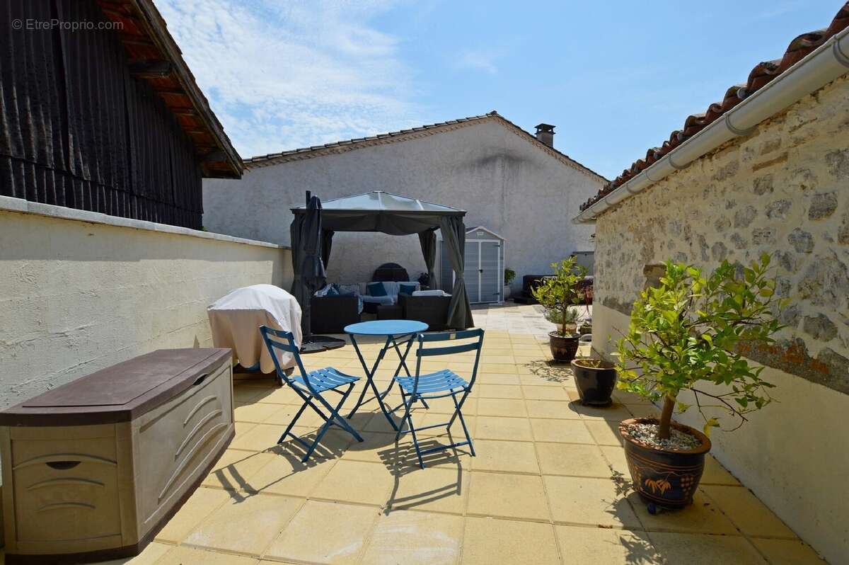 Maison à LOUBES-BERNAC