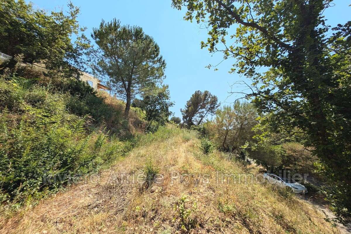 Terrain à COLOMARS