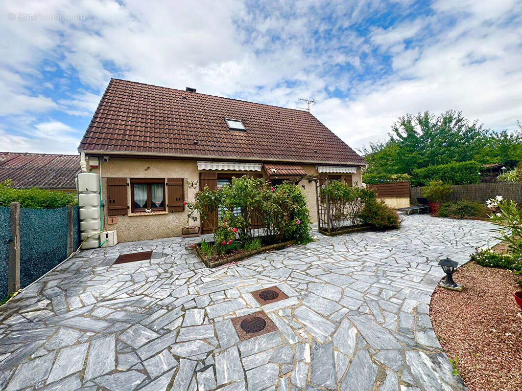 Maison à CORBEIL-ESSONNES