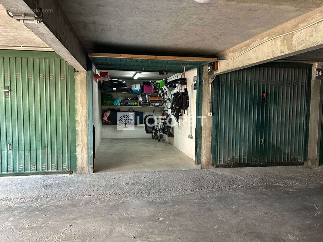 Appartement à SAINT-LAURENT-DU-VAR