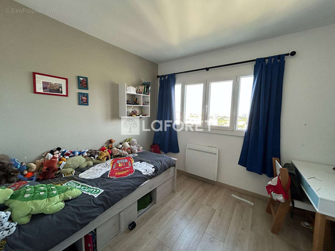 Appartement à SAINT-LAURENT-DU-VAR
