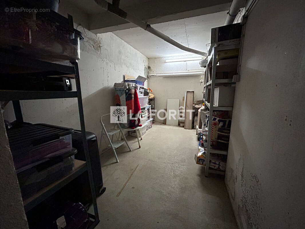 Appartement à SAINT-LAURENT-DU-VAR