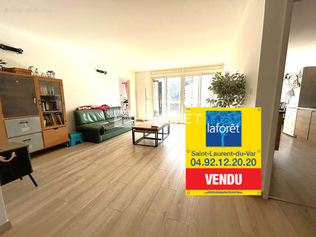 Appartement à SAINT-LAURENT-DU-VAR