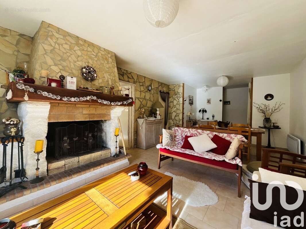 Photo 2 - Appartement à BEZ-ET-ESPARON