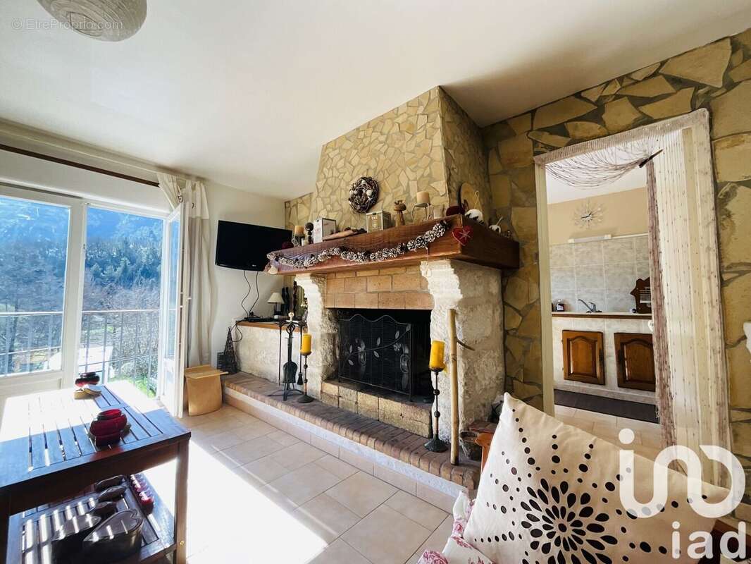 Photo 3 - Appartement à BEZ-ET-ESPARON